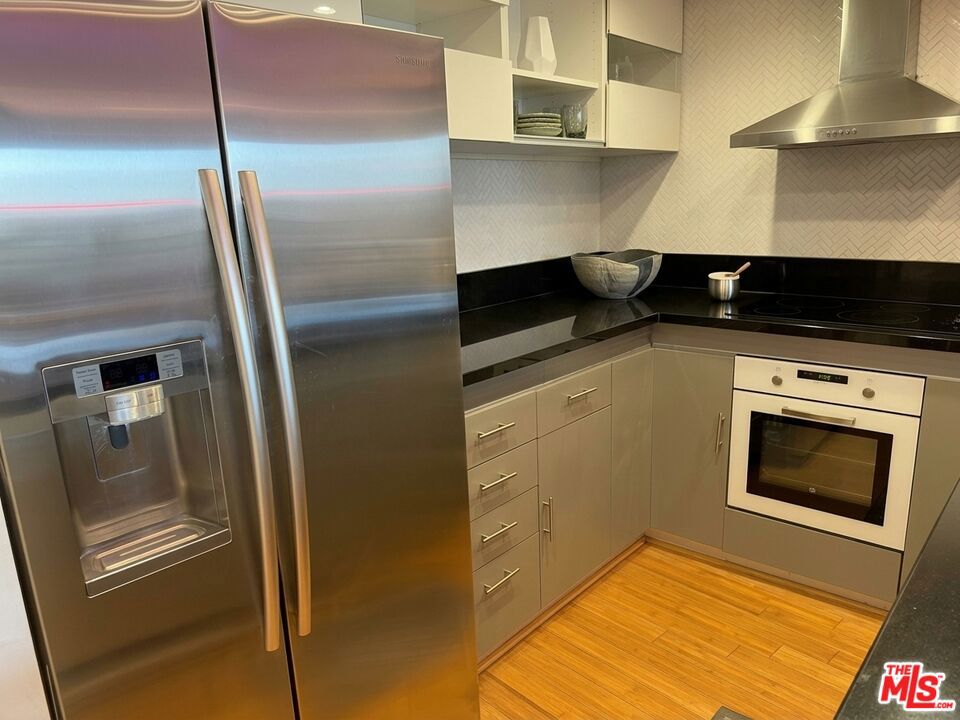 700 E Ocean Boulevard 1102 Property Photo 4