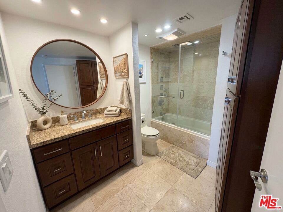 700 E Ocean Boulevard 1102 Property Photo 8