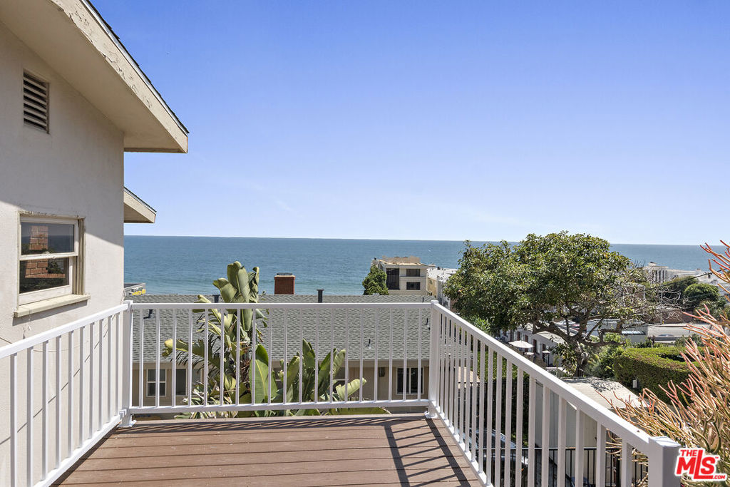22607 Pacific Coast Highway Property Photo 3
