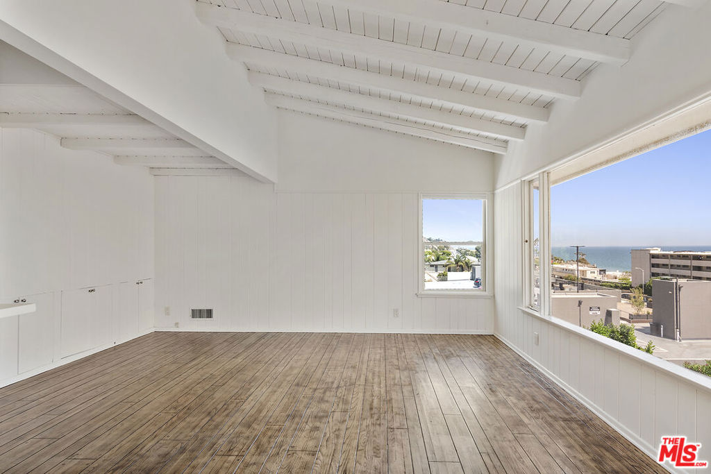 22607 Pacific Coast Highway Property Photo 4