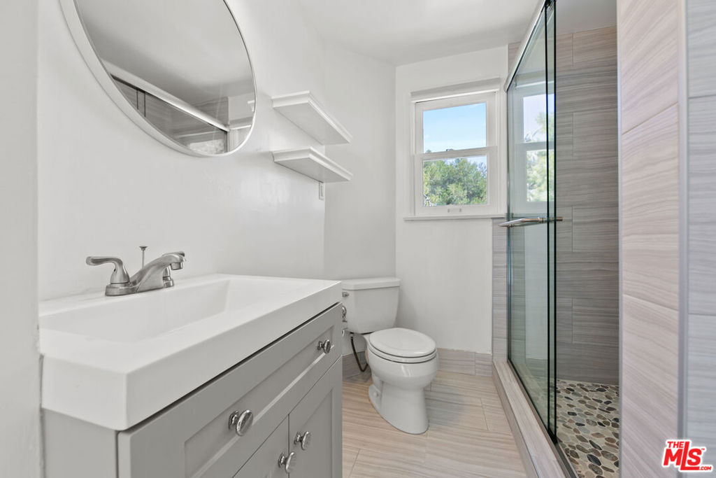 22607 Pacific Coast Highway Property Photo 10