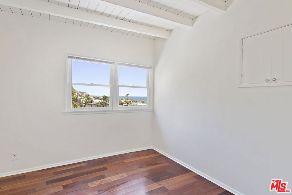22607 Pacific Coast Highway Property Photo 12