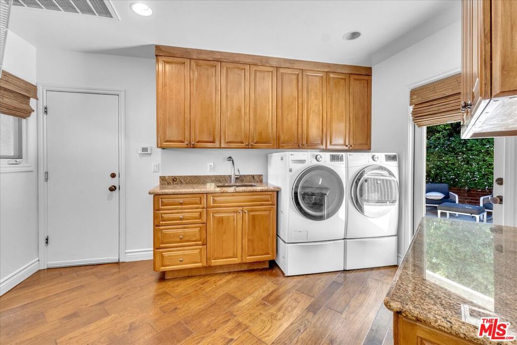 3741 Royal Woods Drive Property Photo 15