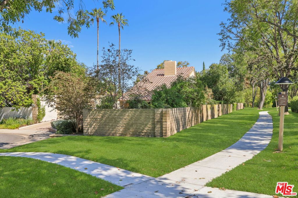 4400 Yorkfield Court Property Photo 1