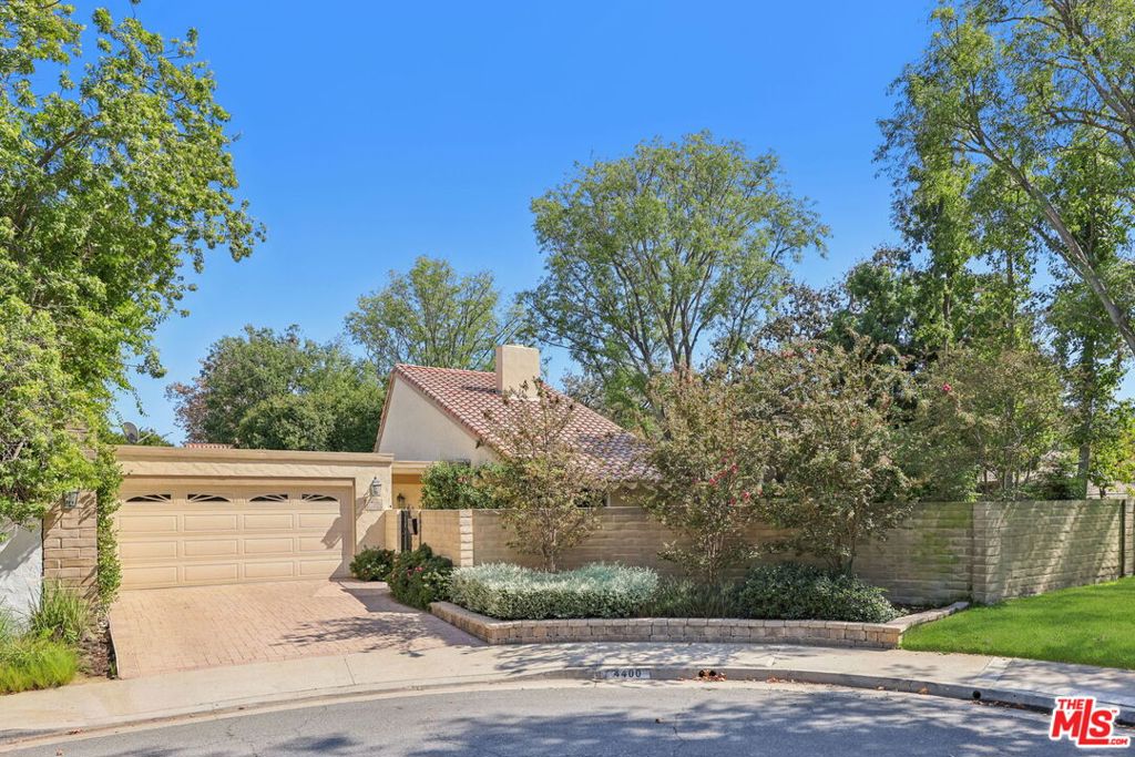 4400 Yorkfield Court Property Photo 4