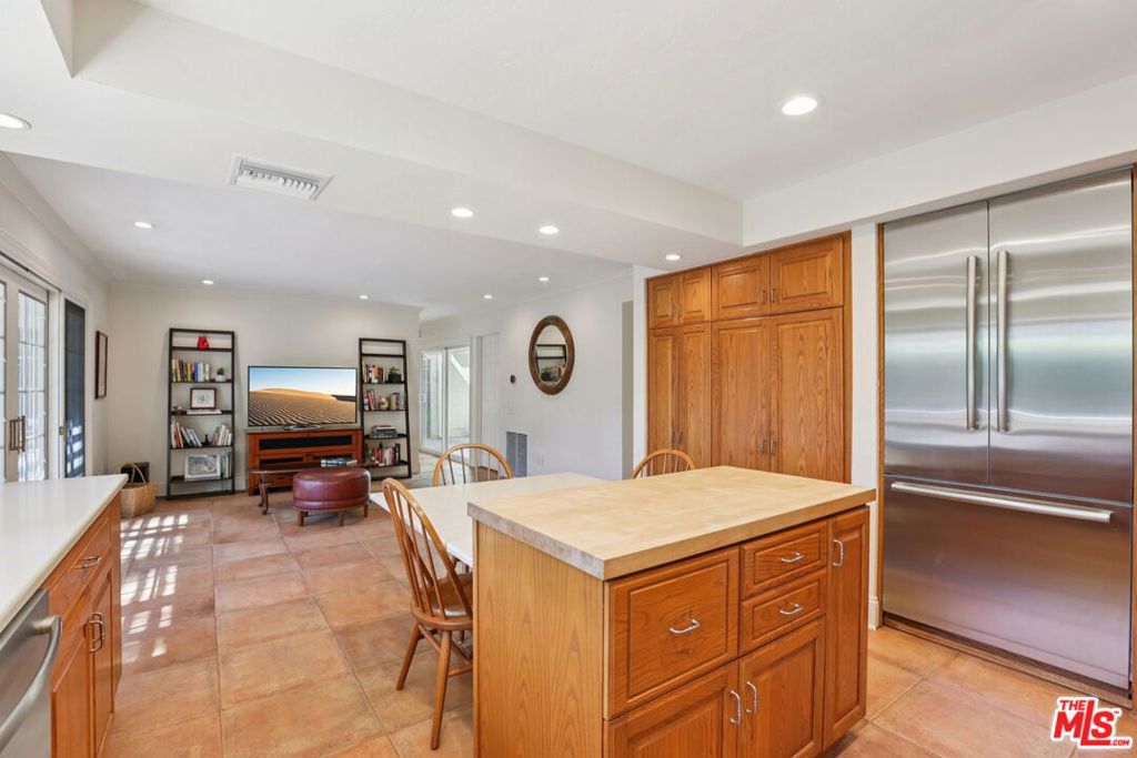 4400 Yorkfield Court Property Photo 10
