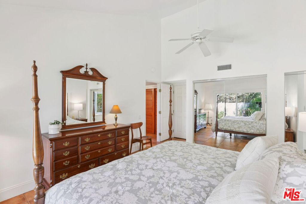4400 Yorkfield Court Property Photo 12