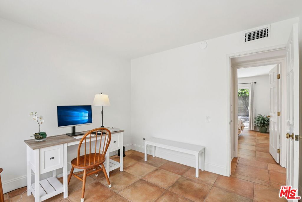 4400 Yorkfield Court Property Photo 16