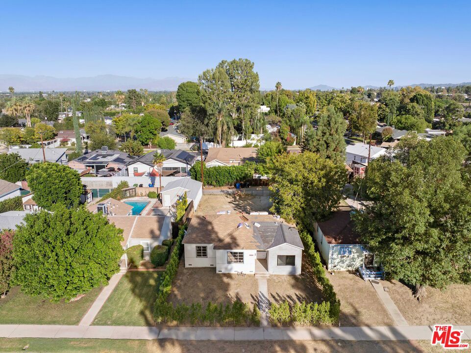 5636 Lindley Avenue Property Photo 1