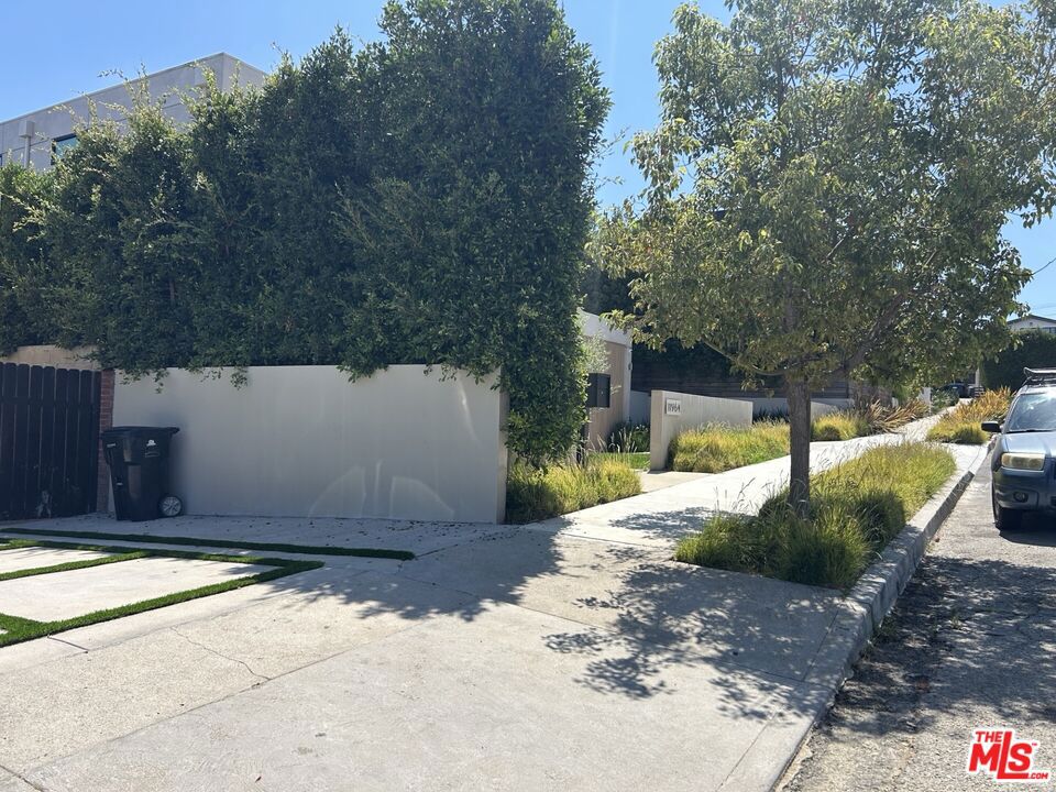 11960 Modjeska Place Property Photo 4