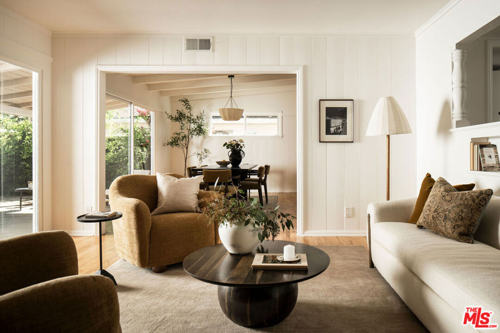 16125 Gledhill Street Property Photo 7