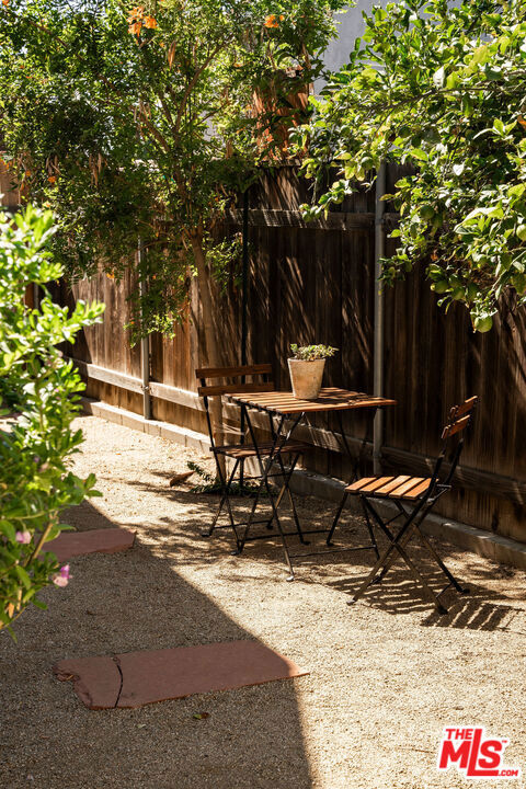 16125 Gledhill Street Property Photo 34