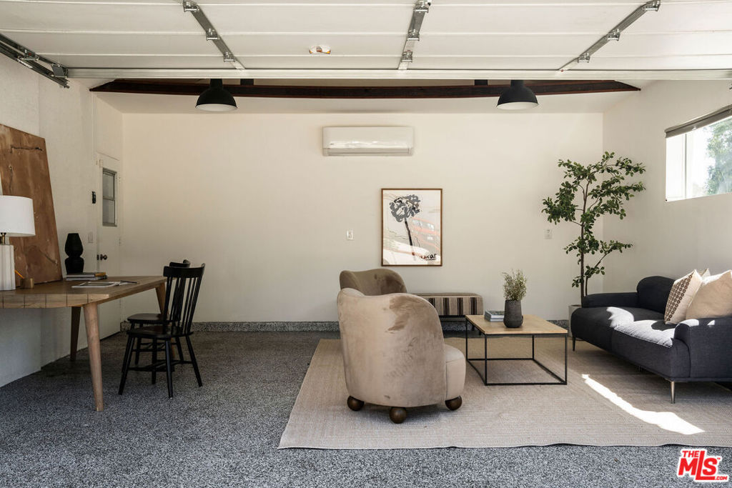 16125 Gledhill Street Property Photo 35