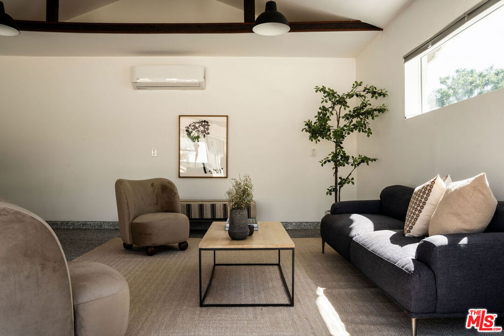 16125 Gledhill Street Property Photo 37