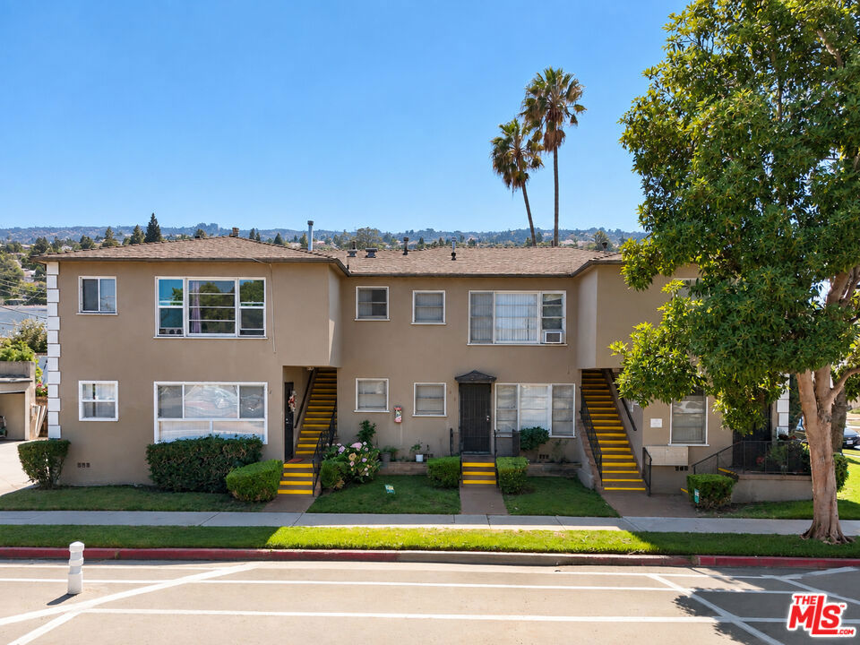 5470 W San Vicente Boulevard Property Photo 1