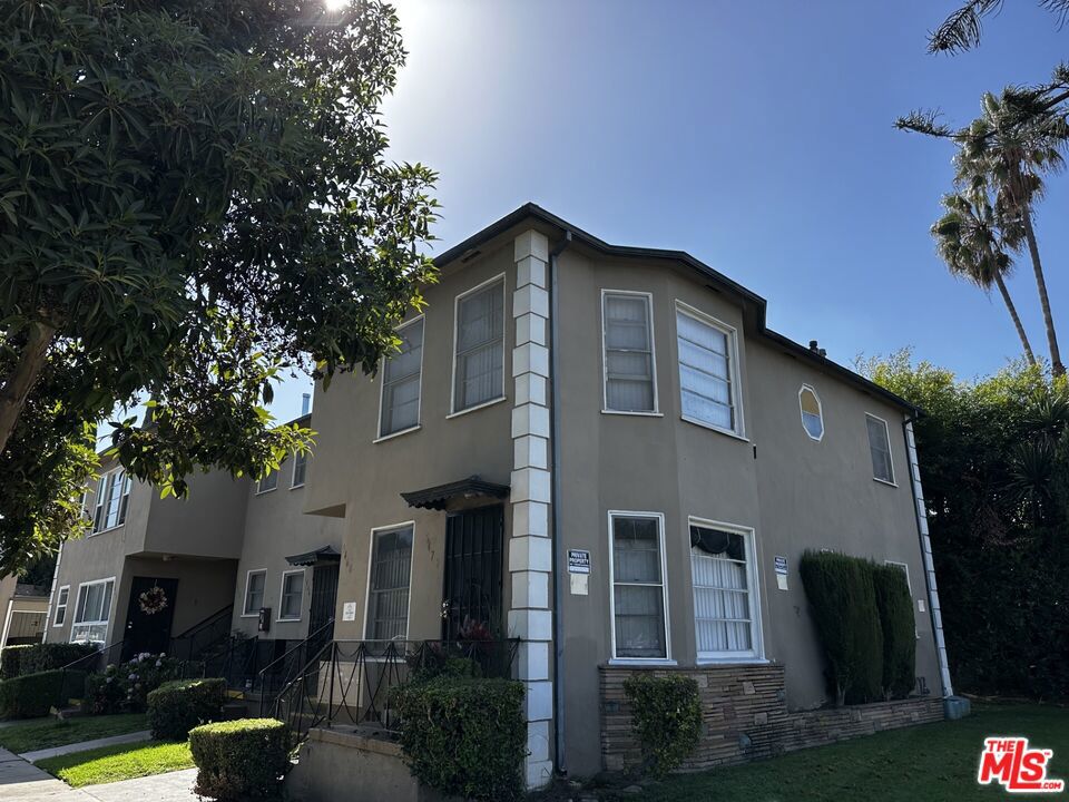 5470 W San Vicente Boulevard Property Photo 2