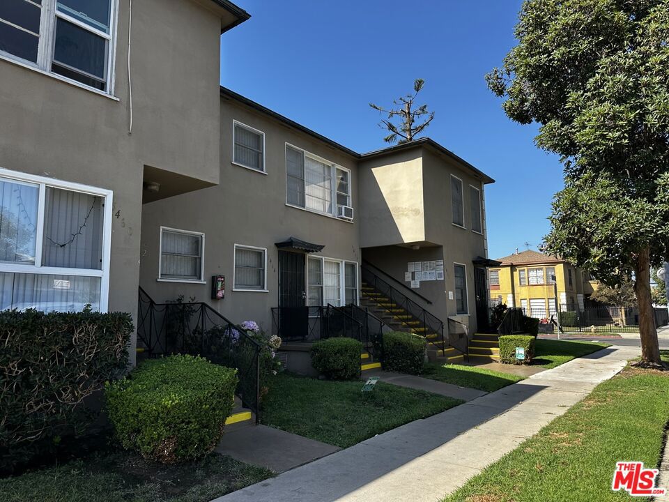 5470 W San Vicente Boulevard Property Photo 3