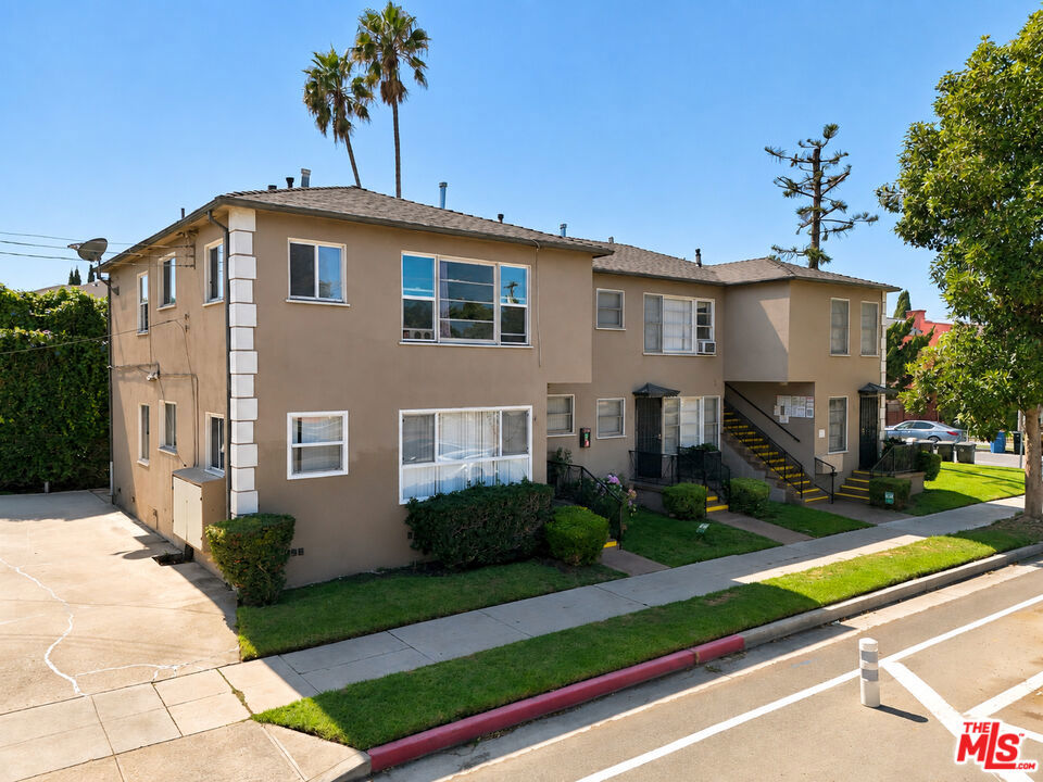 5470 W San Vicente Boulevard Property Photo 4