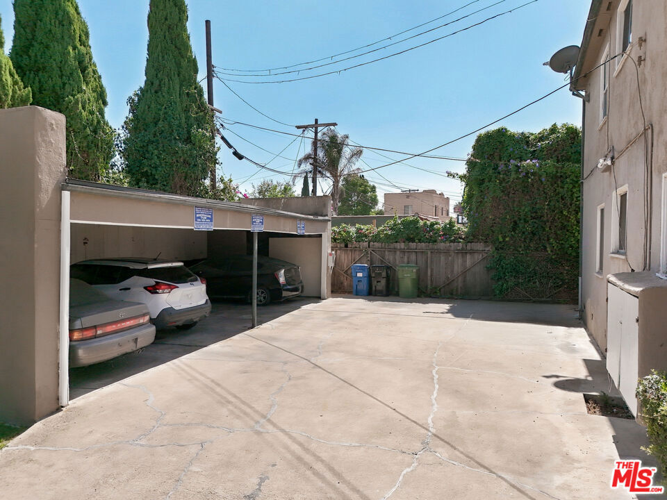 5470 W San Vicente Boulevard Property Photo 5