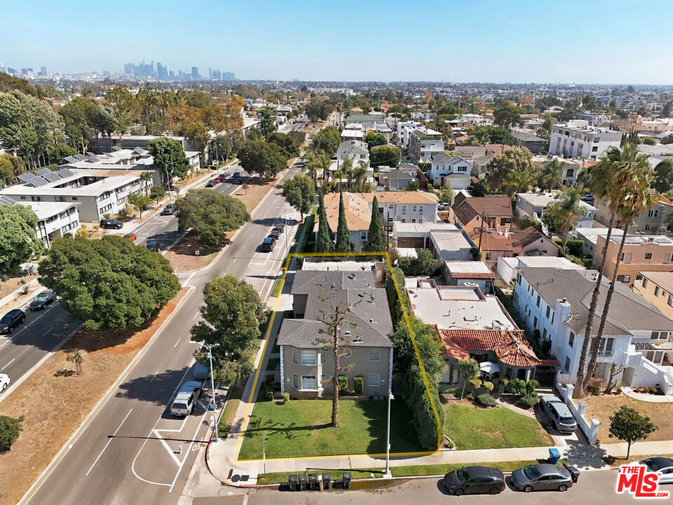 5470 W San Vicente Boulevard Property Photo 7