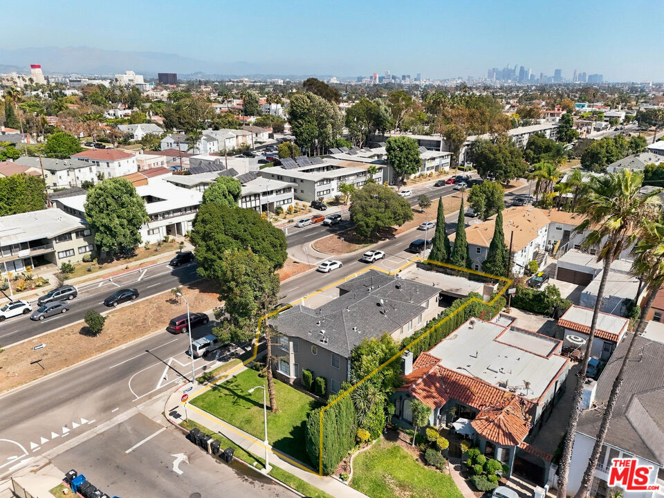 5470 W San Vicente Boulevard Property Photo 8