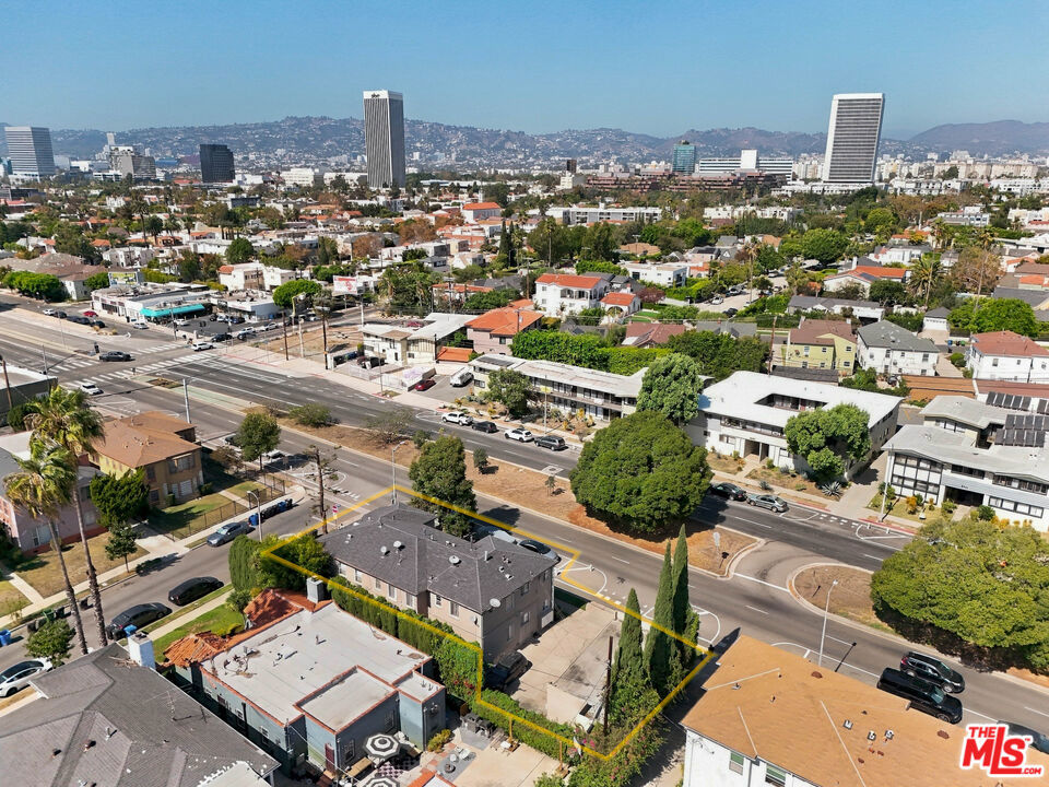 5470 W San Vicente Boulevard Property Photo 10