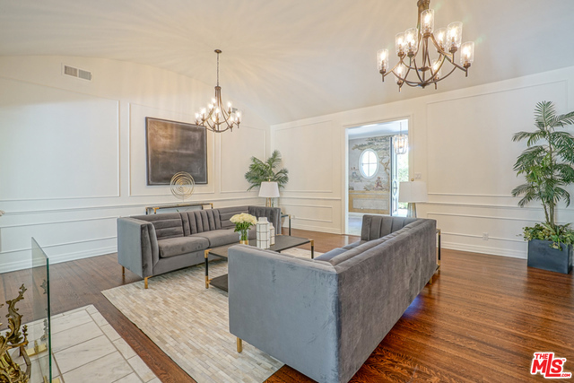 517 N Rodeo Drive Property Photo 7