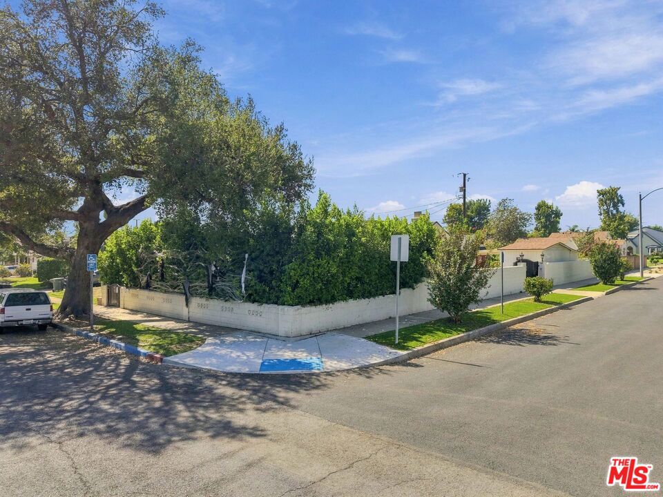 1245 N Orchard Drive Property Photo 3