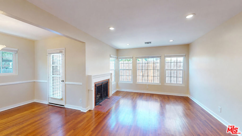 15031 Hartland Street Property Photo 2