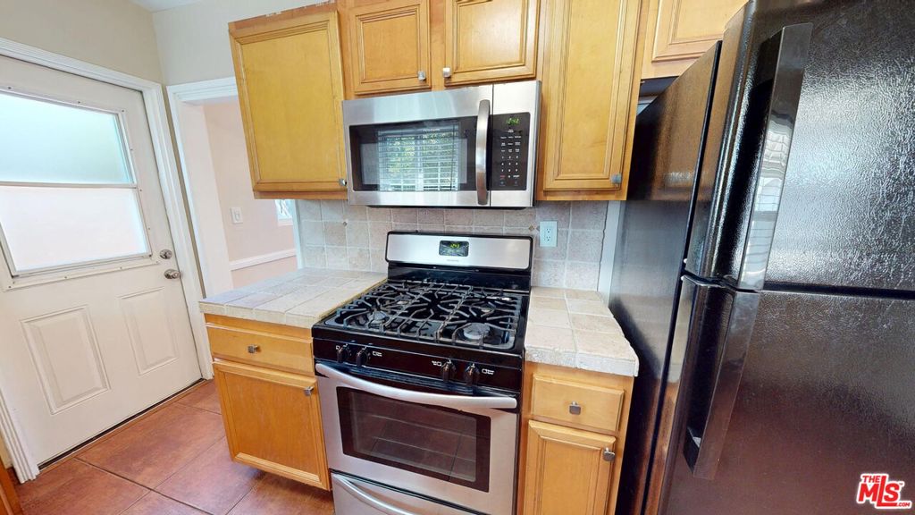 15031 Hartland Street Property Photo 6