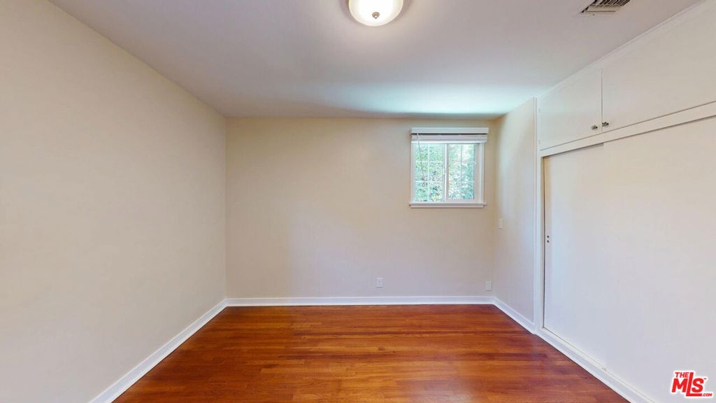 15031 Hartland Street Property Photo 8