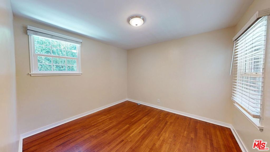 15031 Hartland Street Property Photo 10