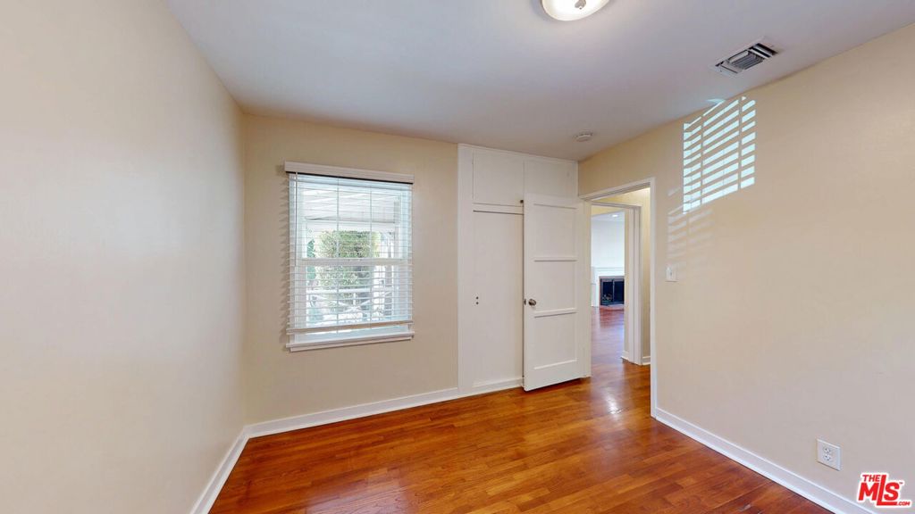 15031 Hartland Street Property Photo 11