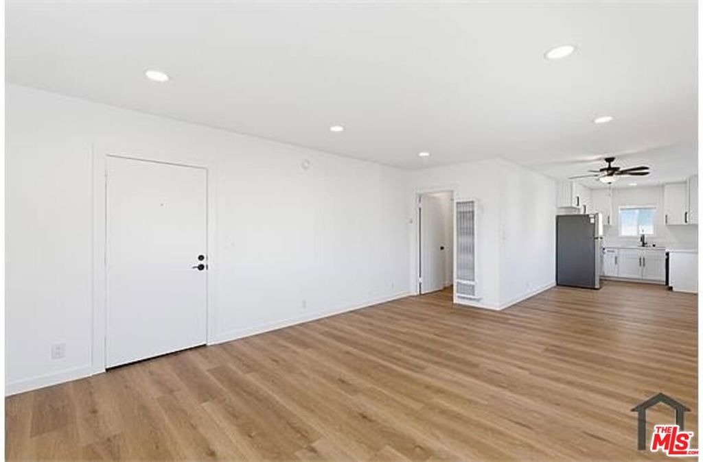 7305 Variel Avenue Property Photo 12