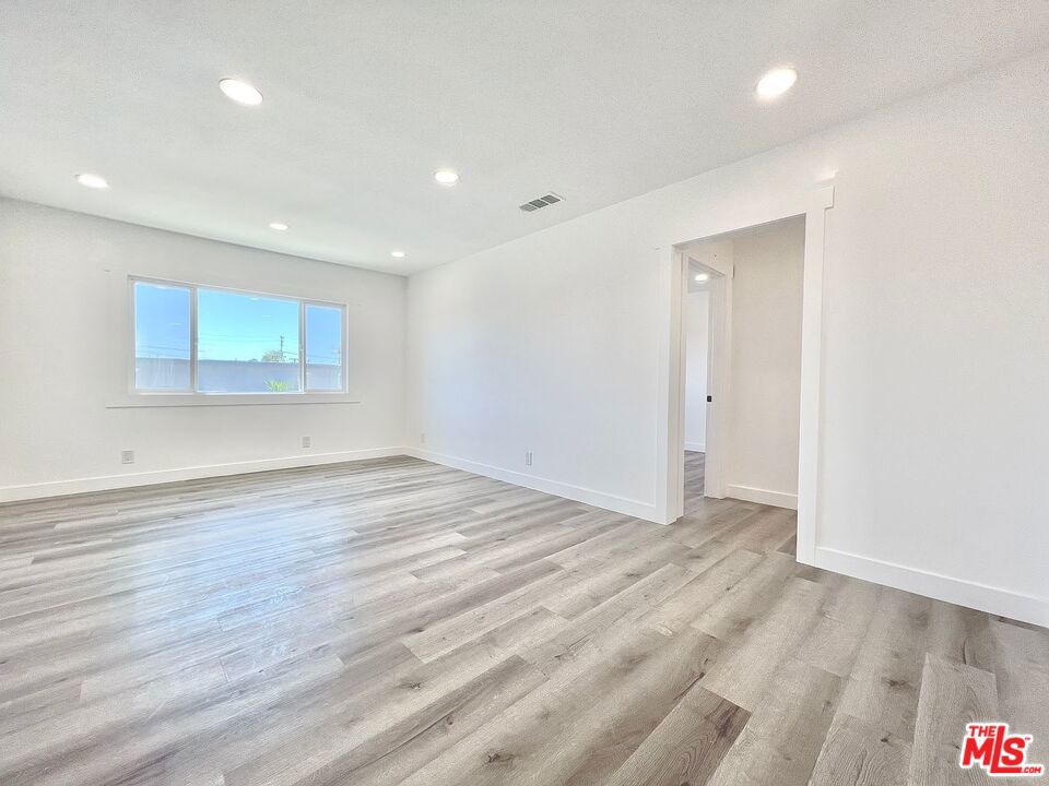 7305 Variel Avenue Property Photo 18