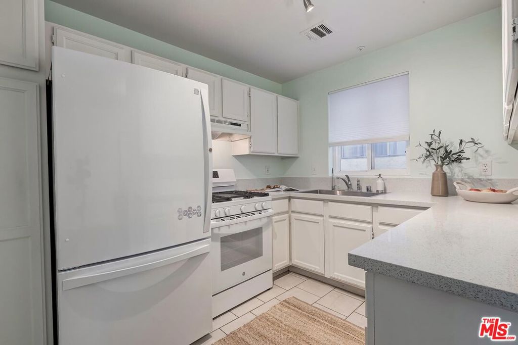 9815 Regent Street 2 Property Photo 12