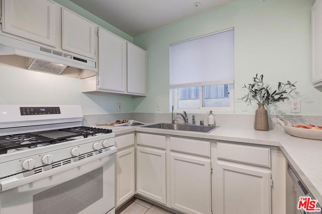 9815 Regent Street 2 Property Photo 13