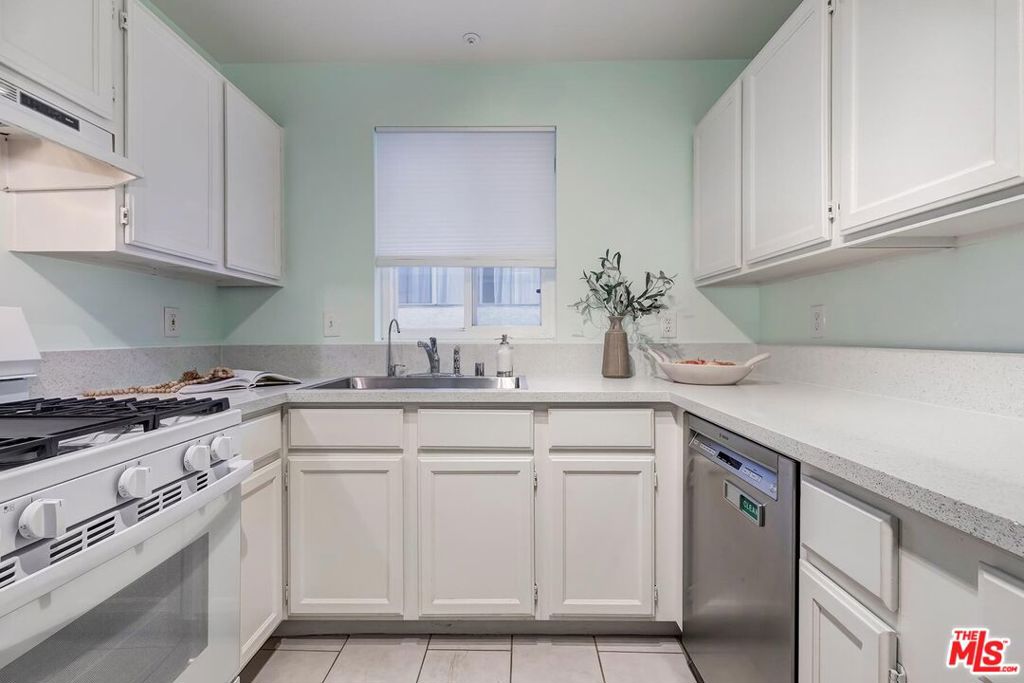9815 Regent Street 2 Property Photo 14