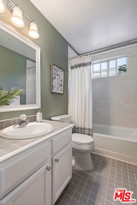 9815 Regent Street 2 Property Photo 28