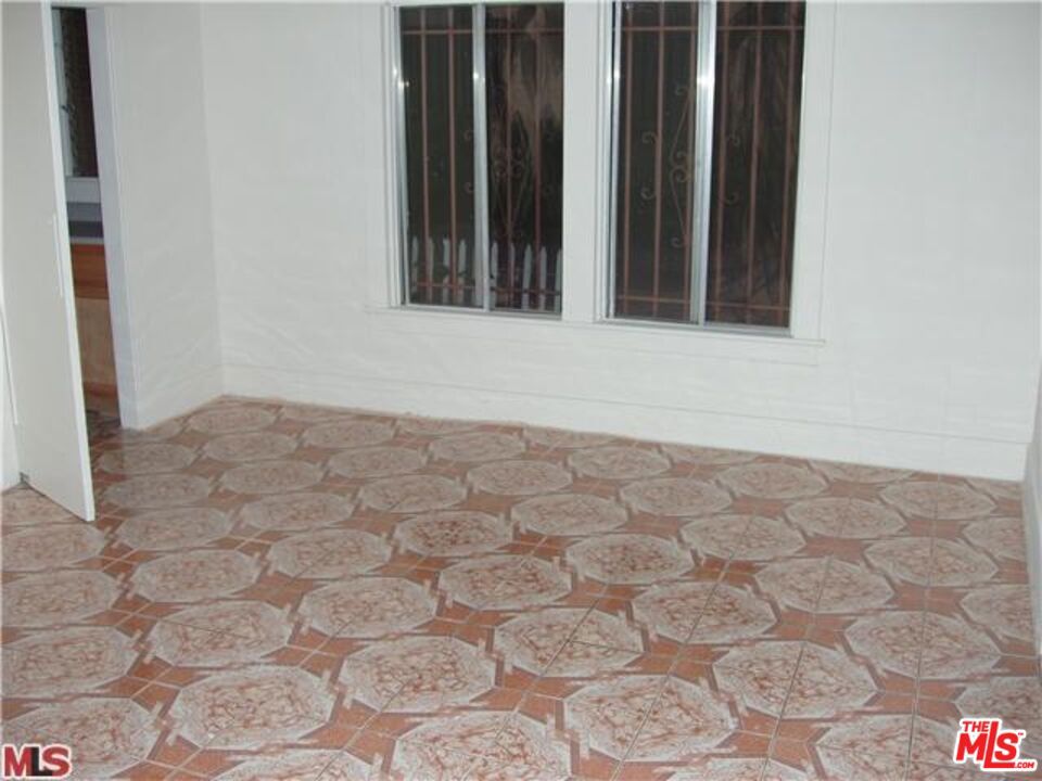 737 N Harvard Boulevard 737 Property Photo 1