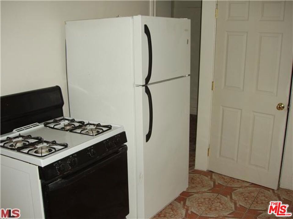 737 N Harvard Boulevard 737 Property Photo 2