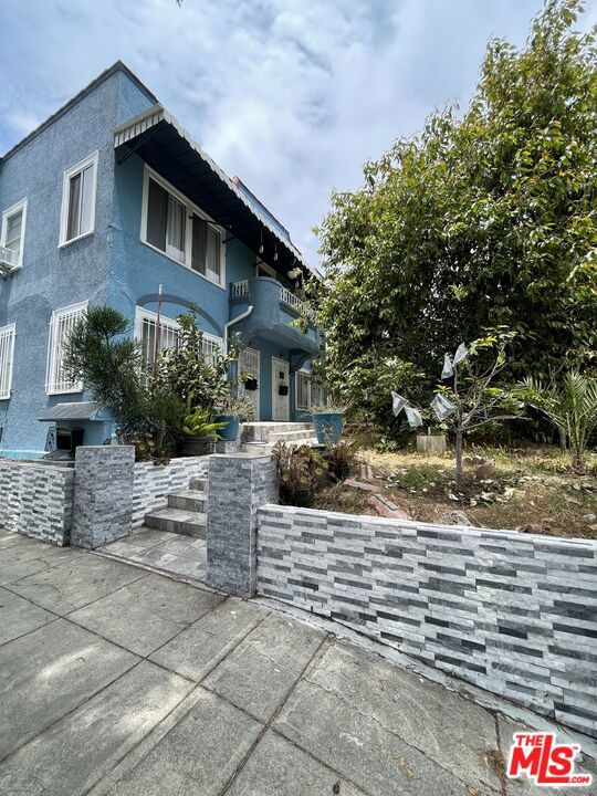 737 N Harvard Boulevard 737 Property Photo 3