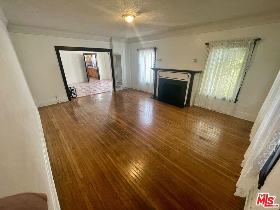 737 N Harvard Boulevard 737 Property Photo 10