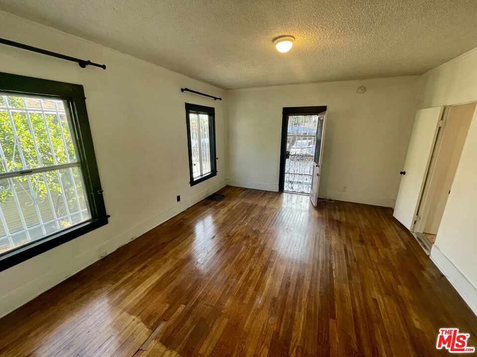 737 N Harvard Boulevard 737 Property Photo 22