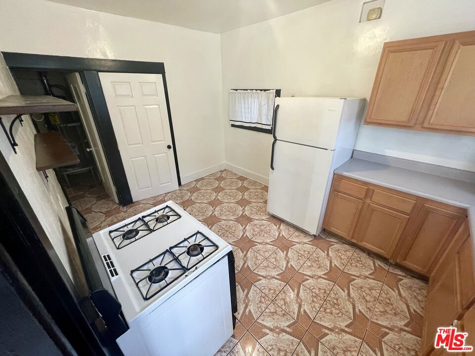 737 N Harvard Boulevard 737 Property Photo 27