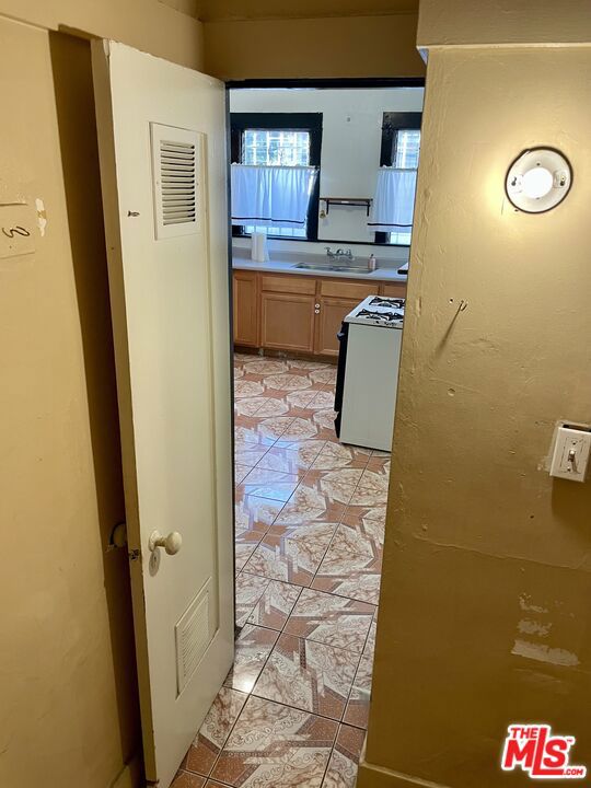 737 N Harvard Boulevard 737 Property Photo 30