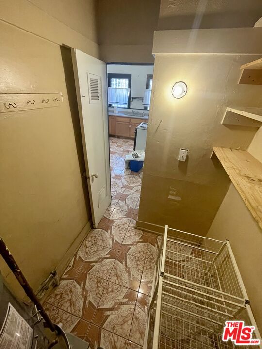 737 N Harvard Boulevard 737 Property Photo 31