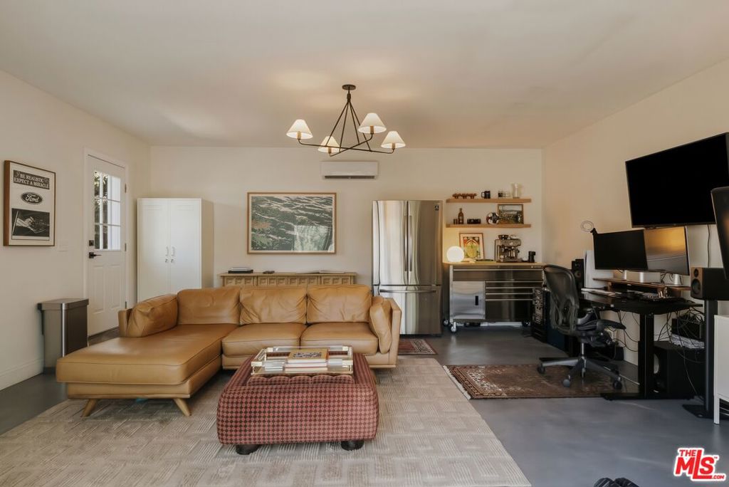 1316 N Chester Avenue Property Photo 37