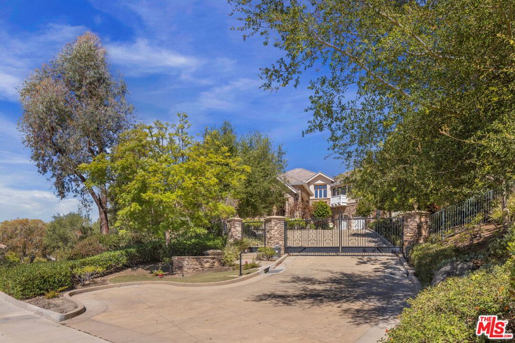 710 Rancho Dos Vientos Drive Property Photo 1