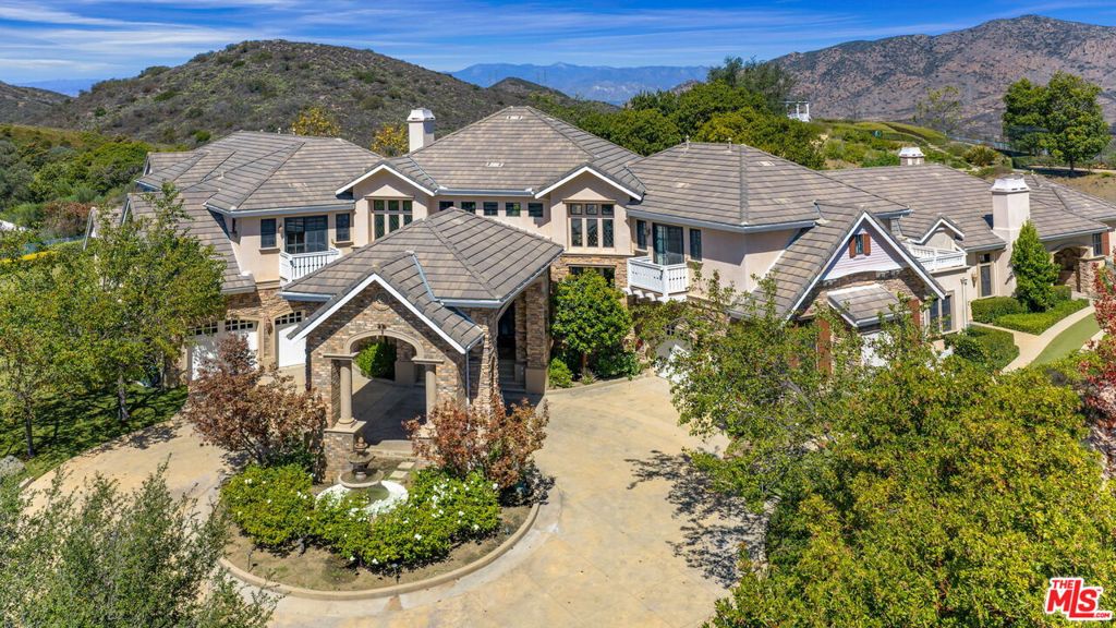 710 Rancho Dos Vientos Drive Property Photo 3